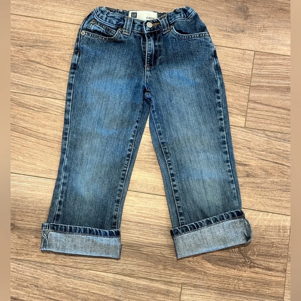 Gap Girls Size 7 Denim Capri Blue Jeans Flare Leg Medium Wash